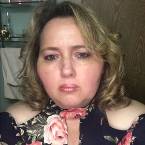 Meet your Posher, Evelin